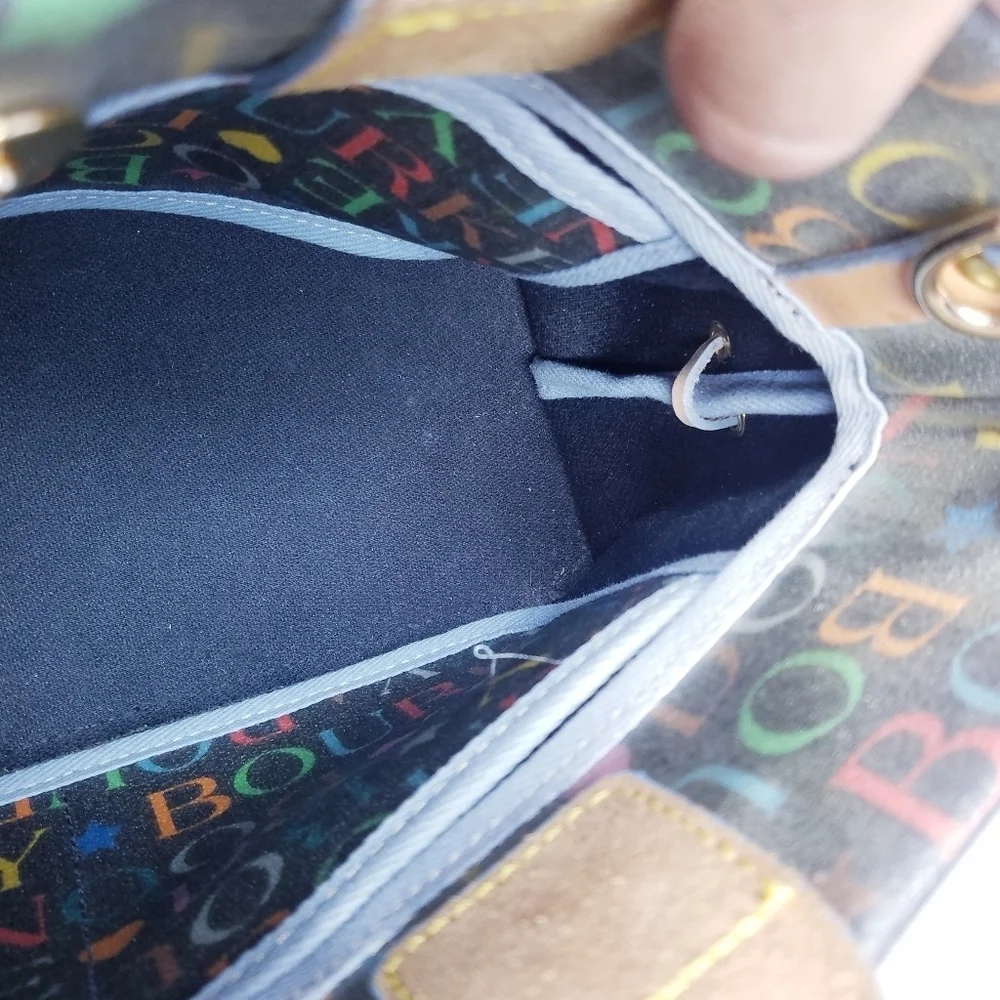 🌸 Dooney‎ & Bourke | Signature Letters Hand